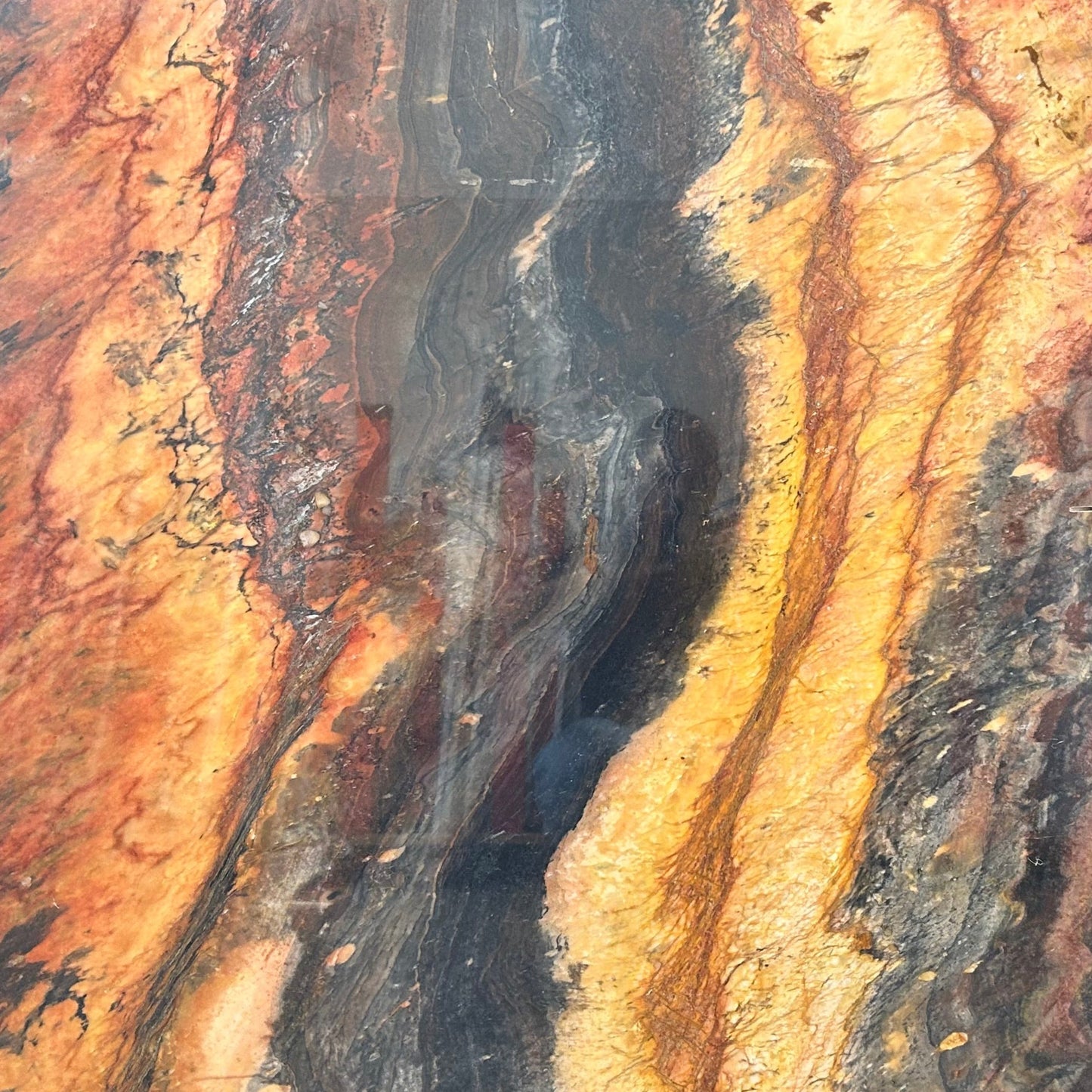 Volcano 2cm Quartzite 44x41