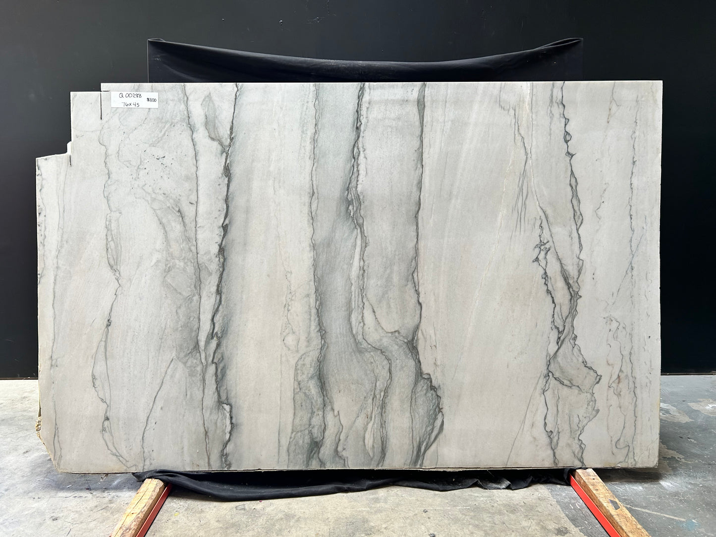 Infinity 2cm Quartzite 76x45