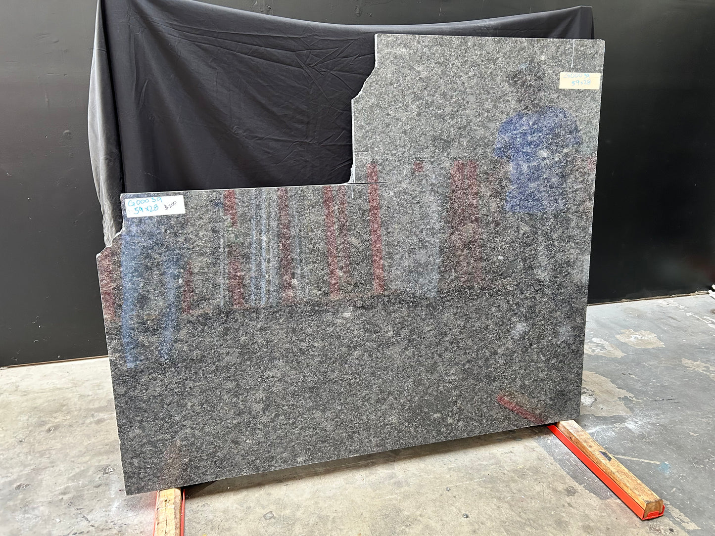 Silver Pearl 2cm Granite 59x28