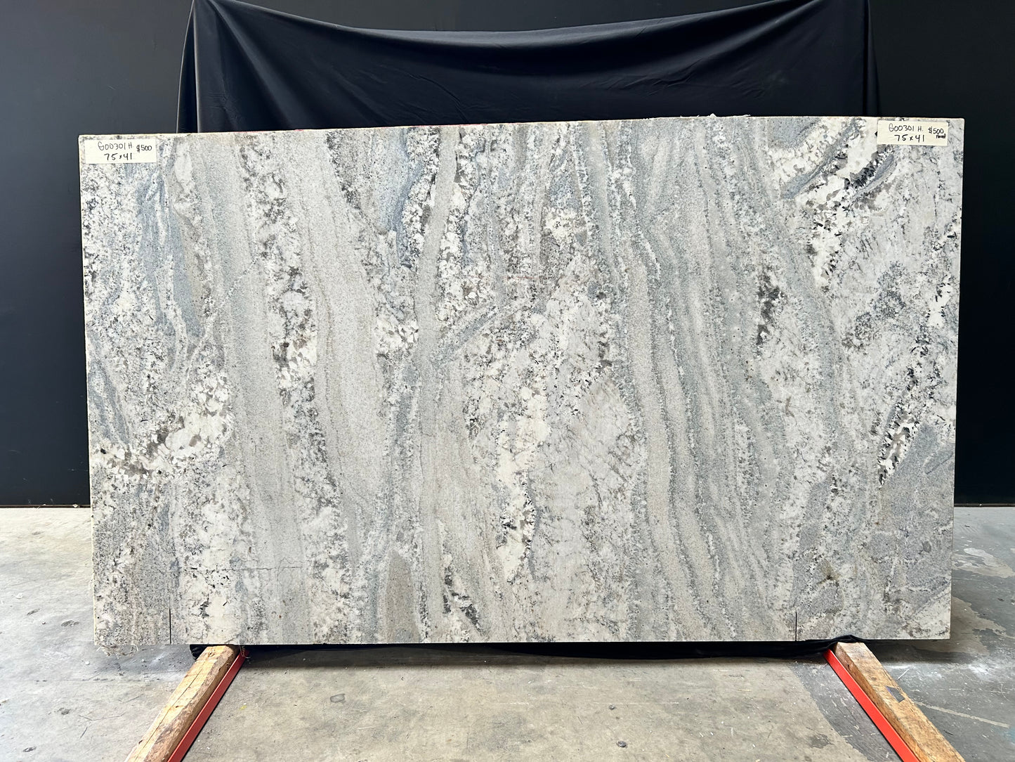 River Cloud Leathered 2cm Granite 75x41