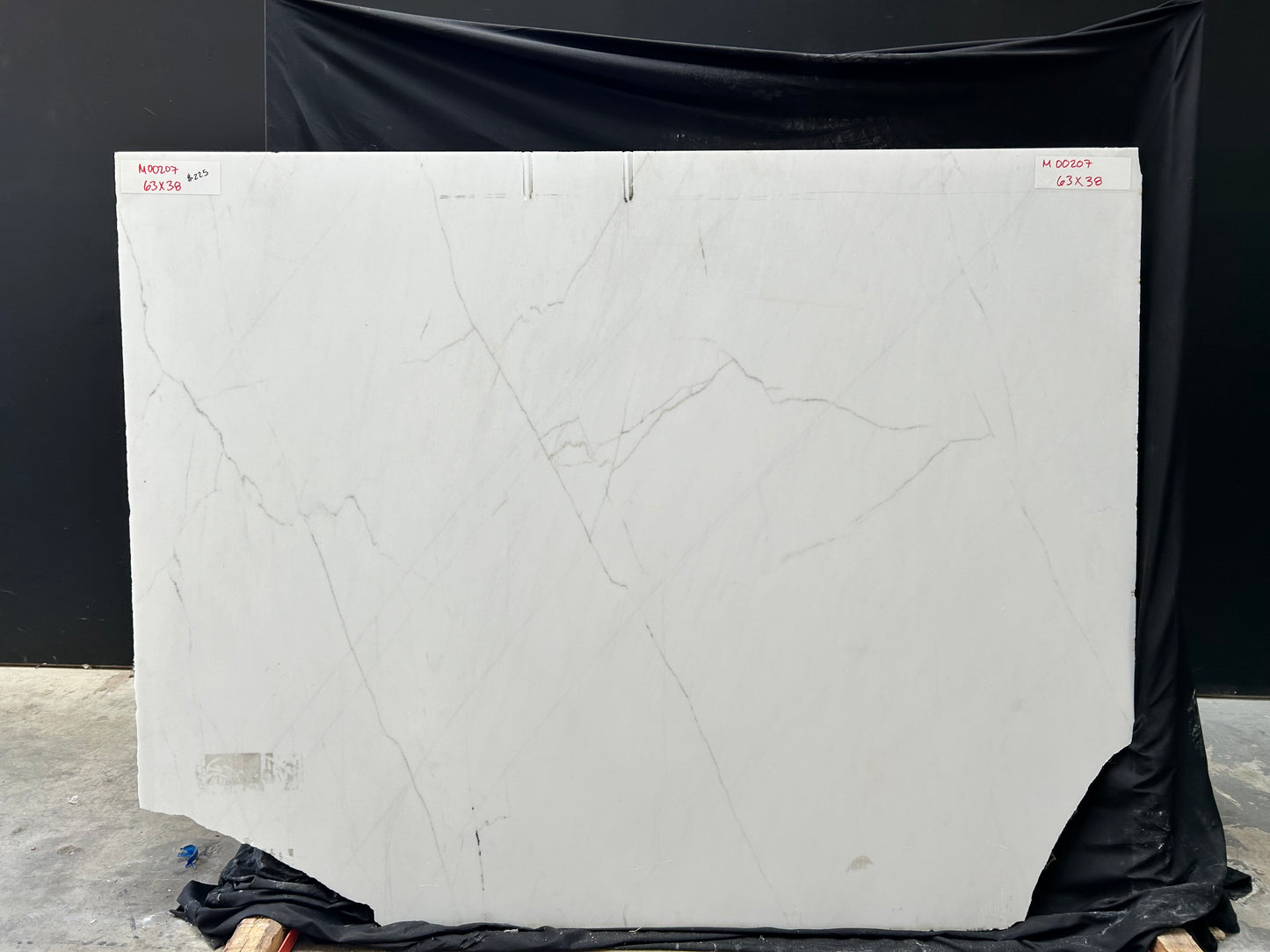 Valley White 2cm Marble 63x38