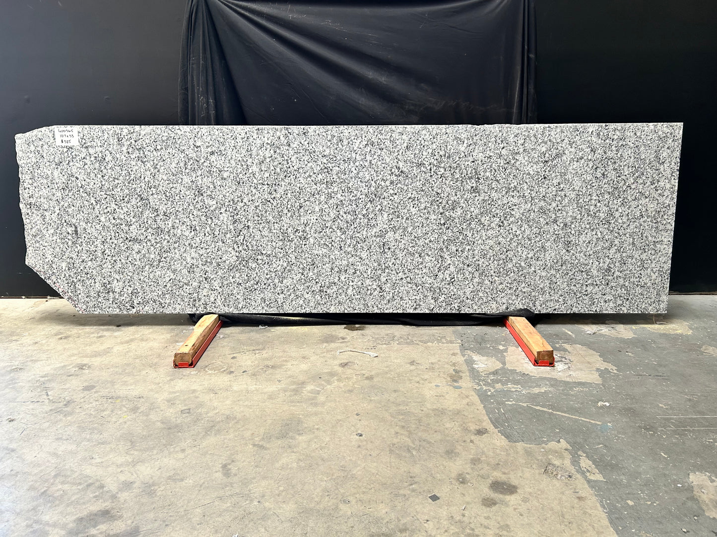 Valley Navaro 2cm Granite 107x33