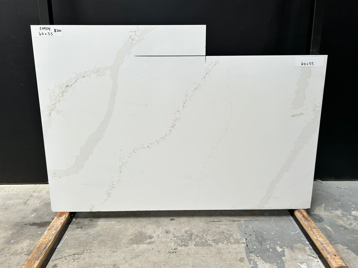 Paris White 2cm Quartz 60x33