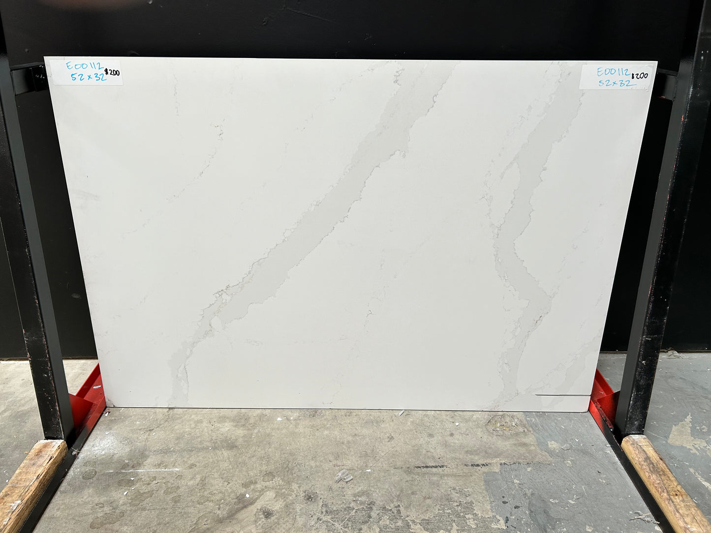 Hunter White 2cm Quartz 52x32