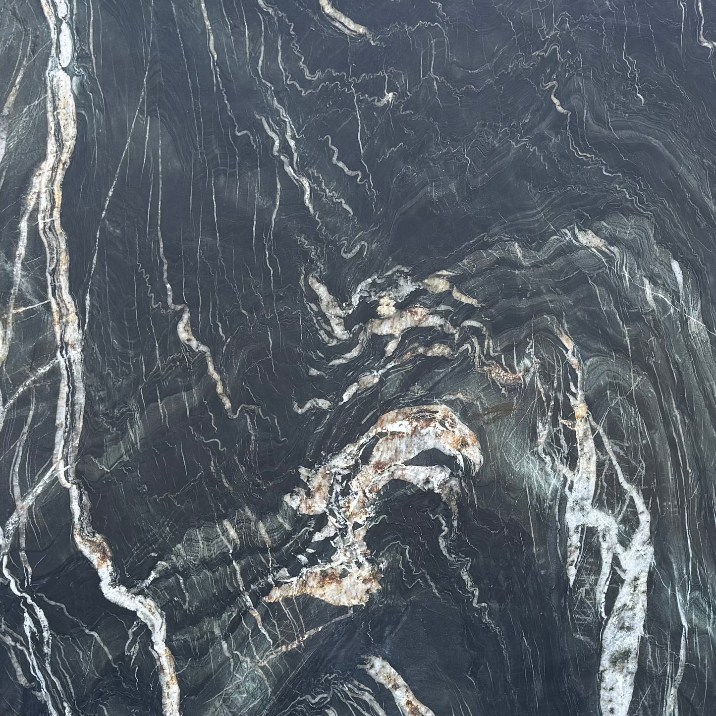 Belvedere 2cm Quartzite leathered 79x43 Location EE