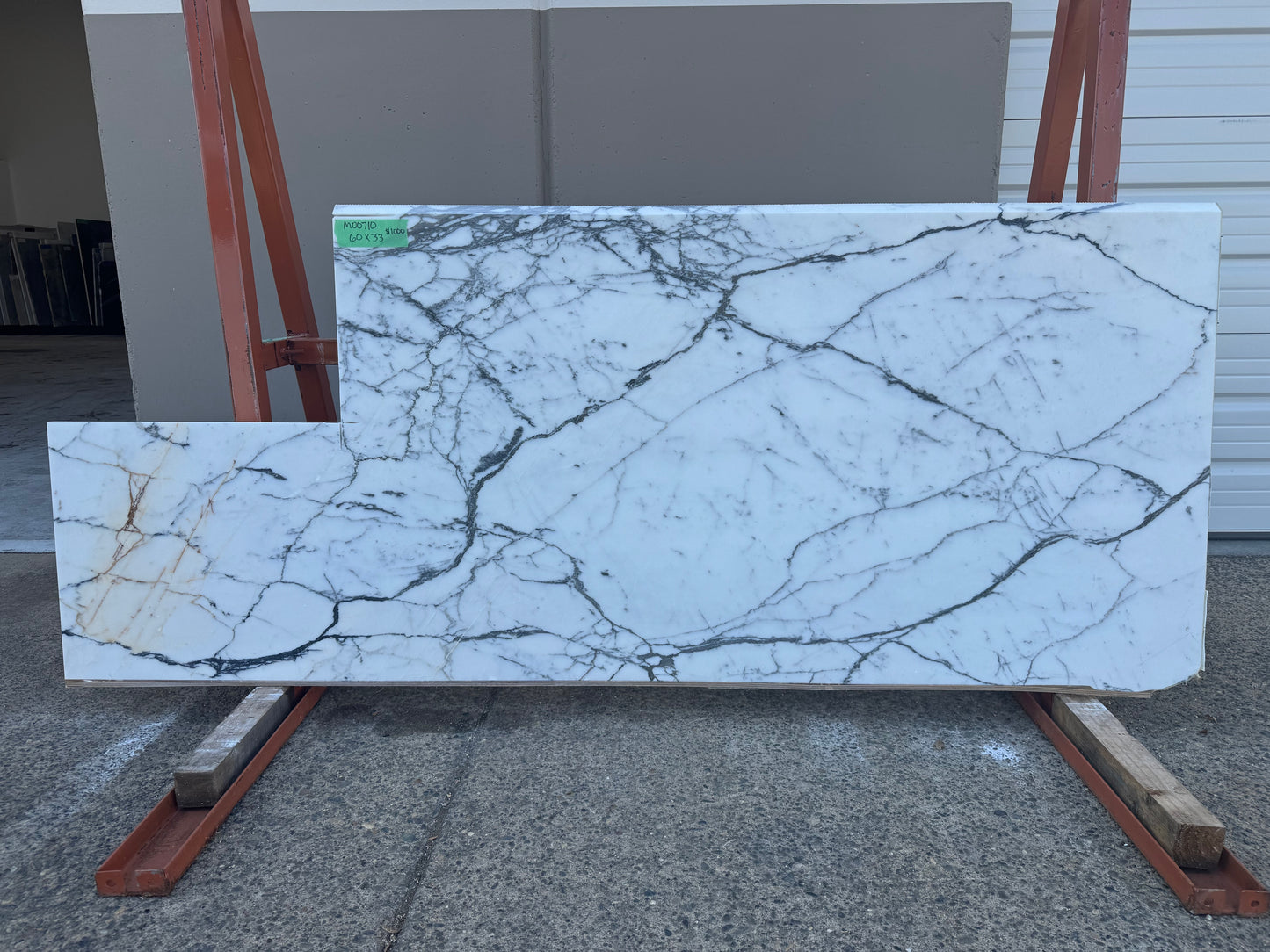 Paonazzo Nero 2cm Marble 60x33 Location L