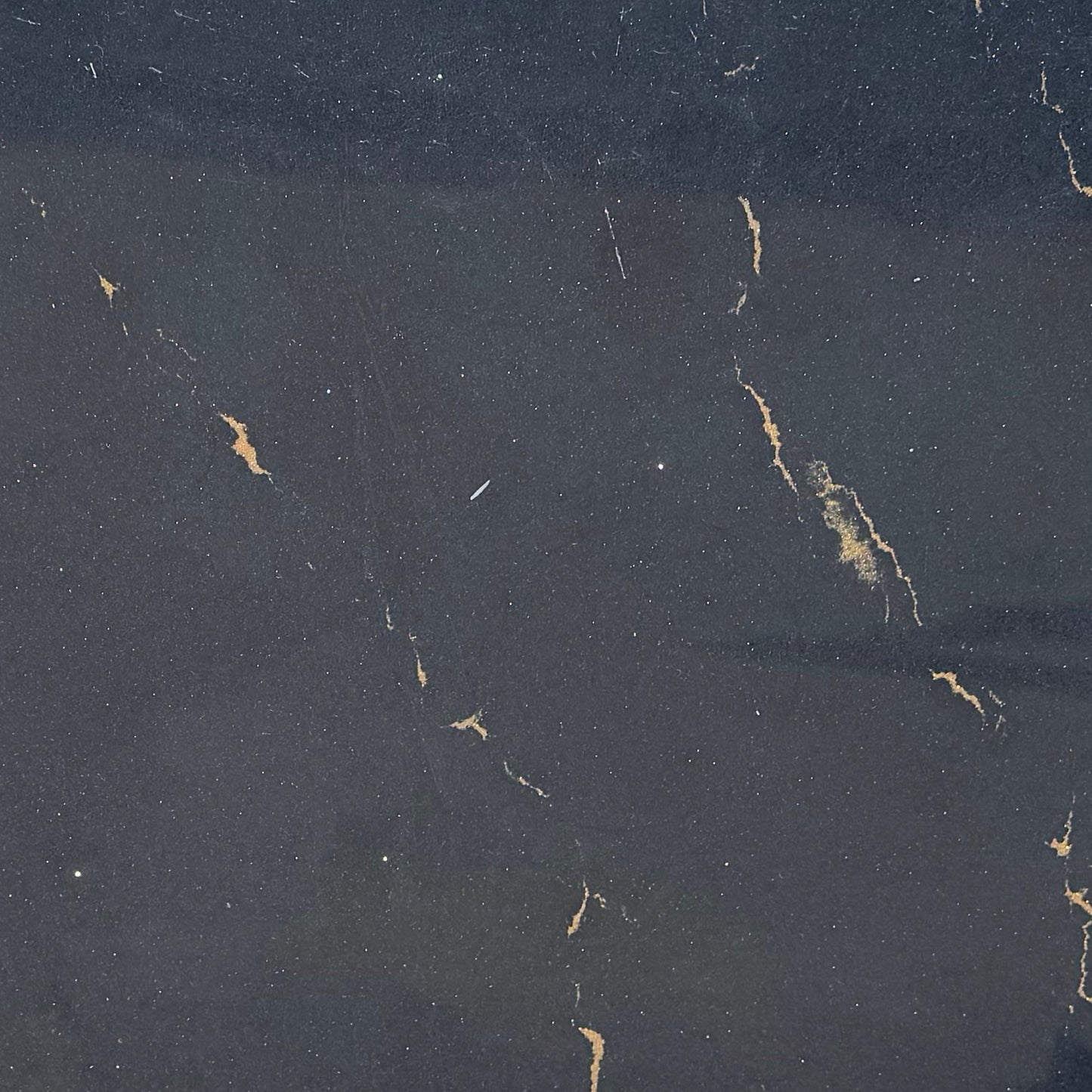Black River 2cm Quartz 65x34 Location PP