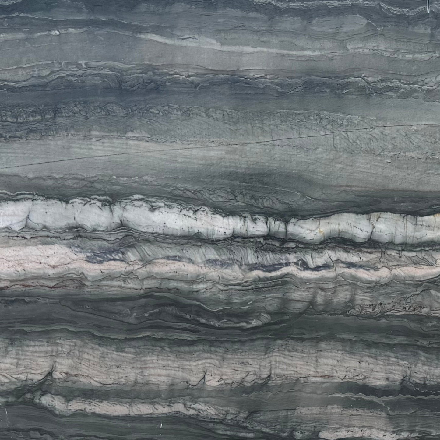 Green Wave 2cm Leathered Quartzite 91x37 Location S