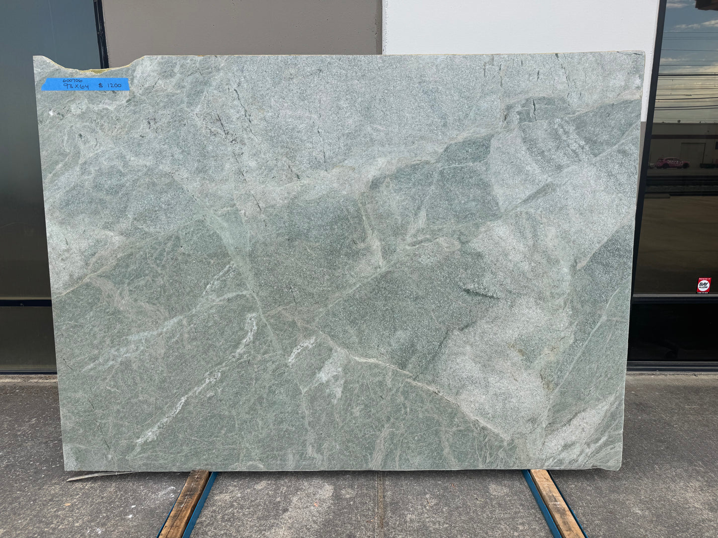 Costa Smerelda 2cm Granite 93x64 Location T