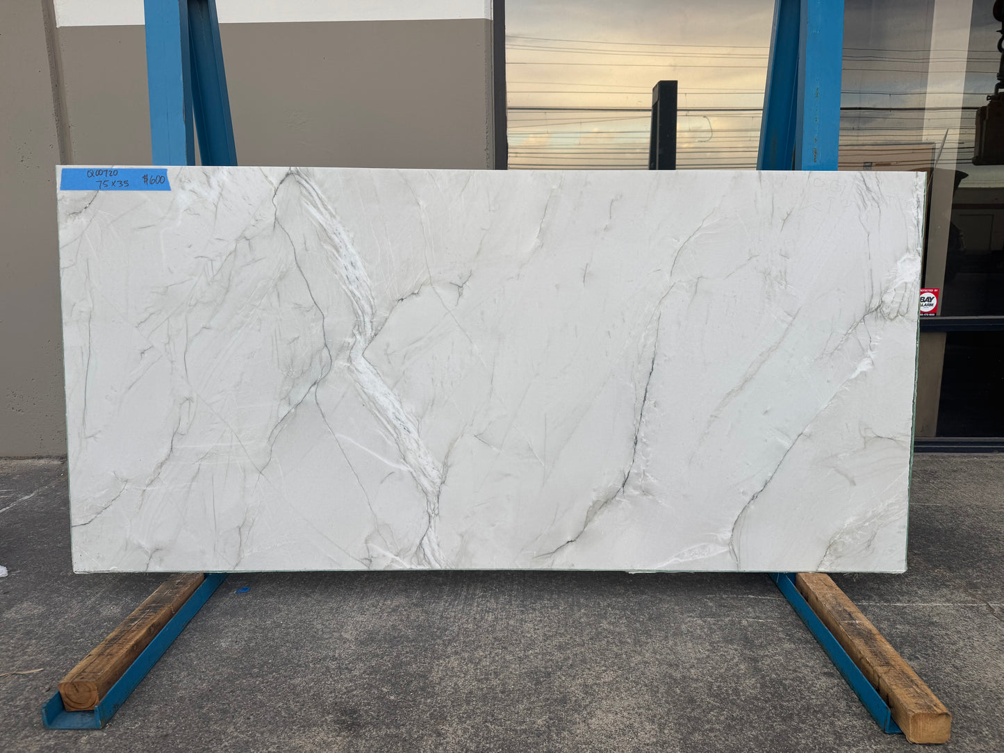 Bianco Superior 2cm Leathered Quartzite 75x35 Location JJ