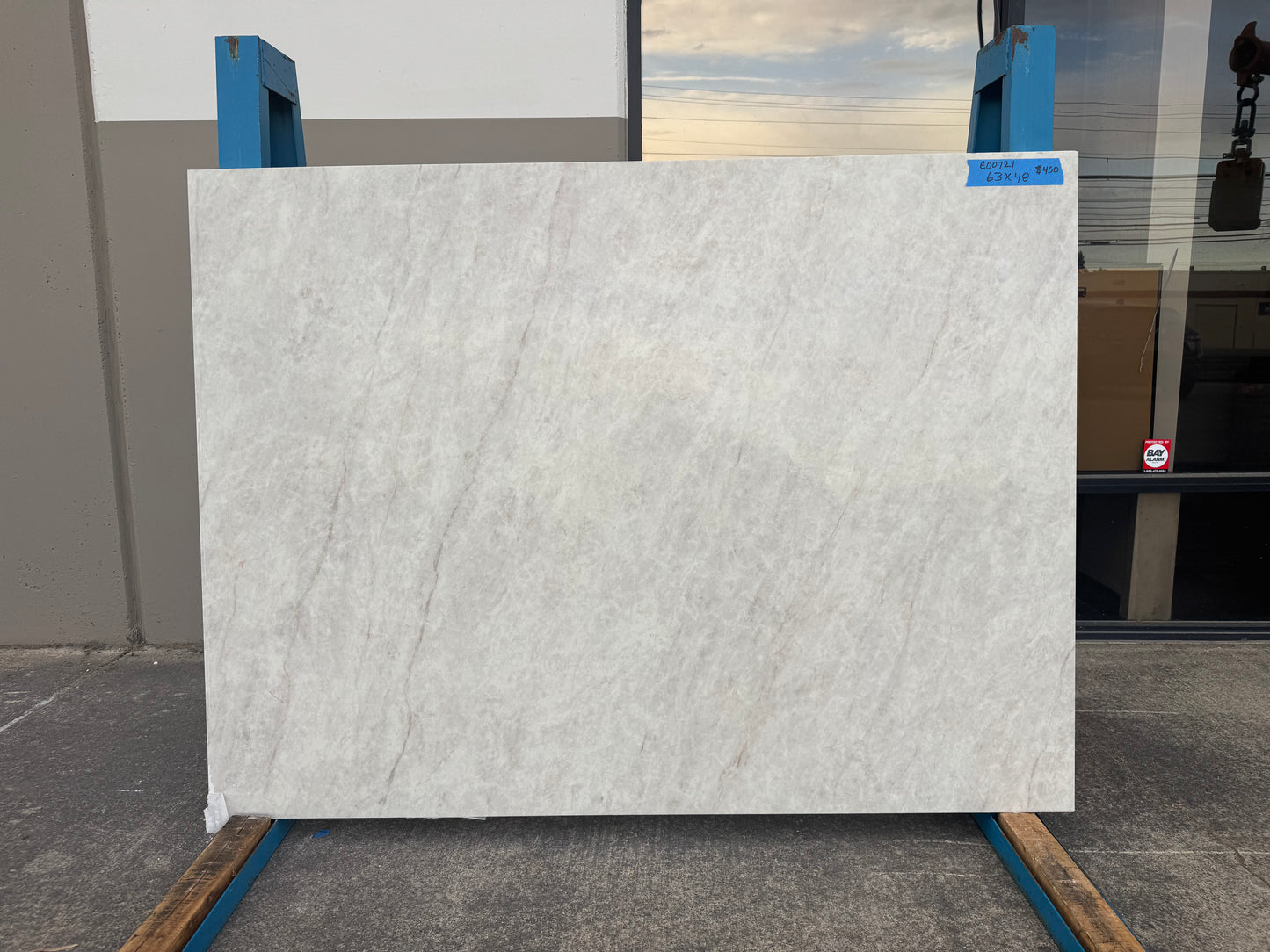 Taj Mahal 2cm Quartz 63x48 Location NN