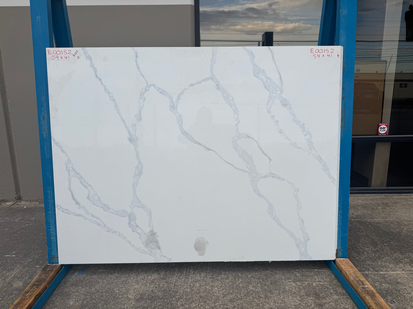 Calacatta Ravena 2cm Quartz 54x41 Location LL