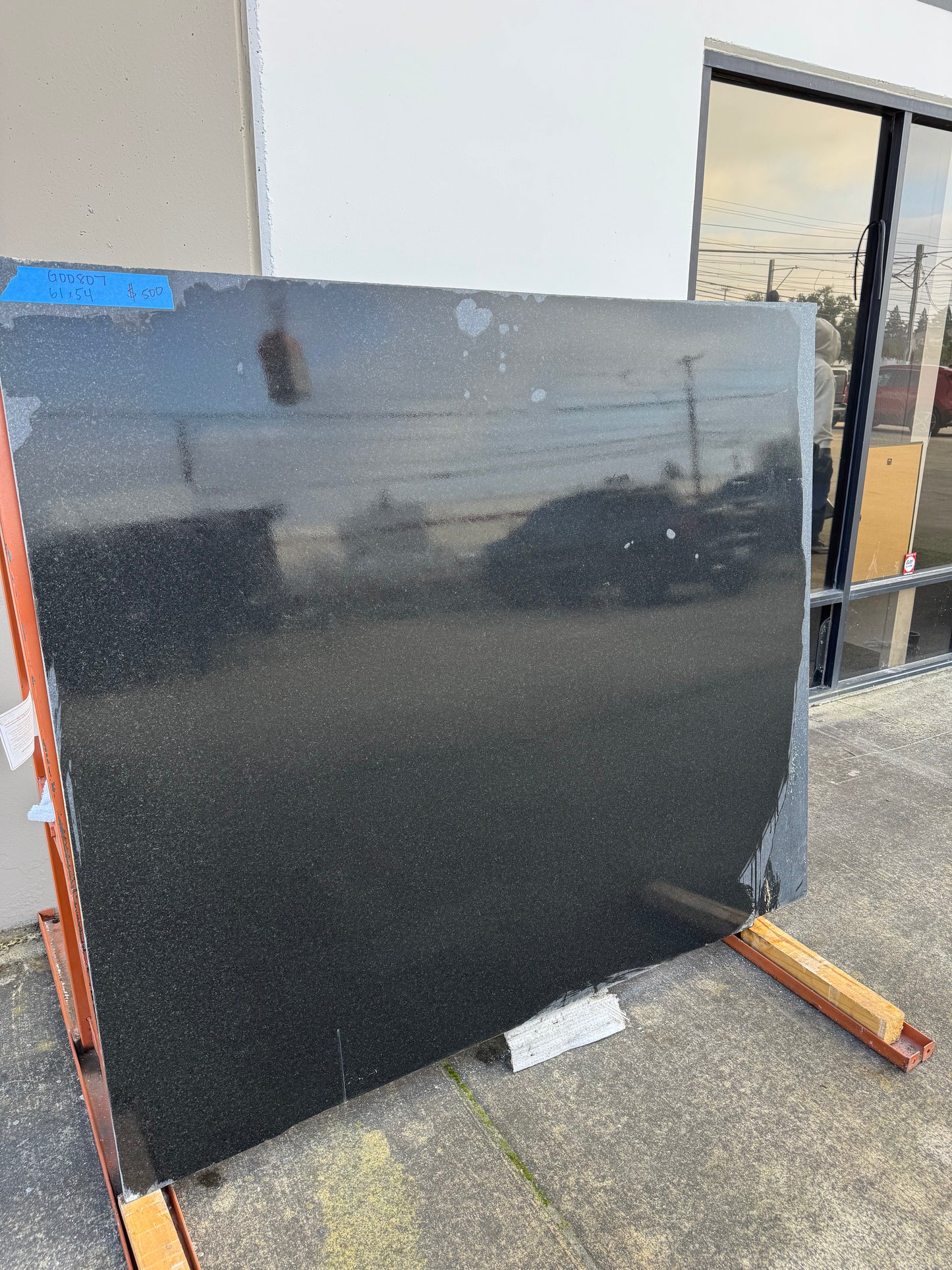 Absolute Black Honed 2cm 61x54 Location T