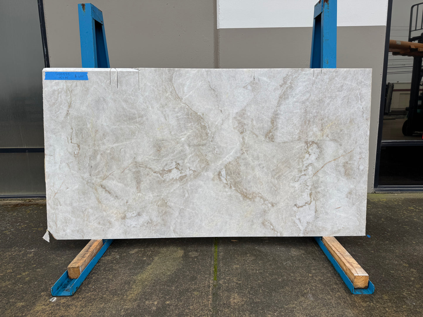 Taj Mahal Leathered 2cm Quartzite 75x35 Location JJ