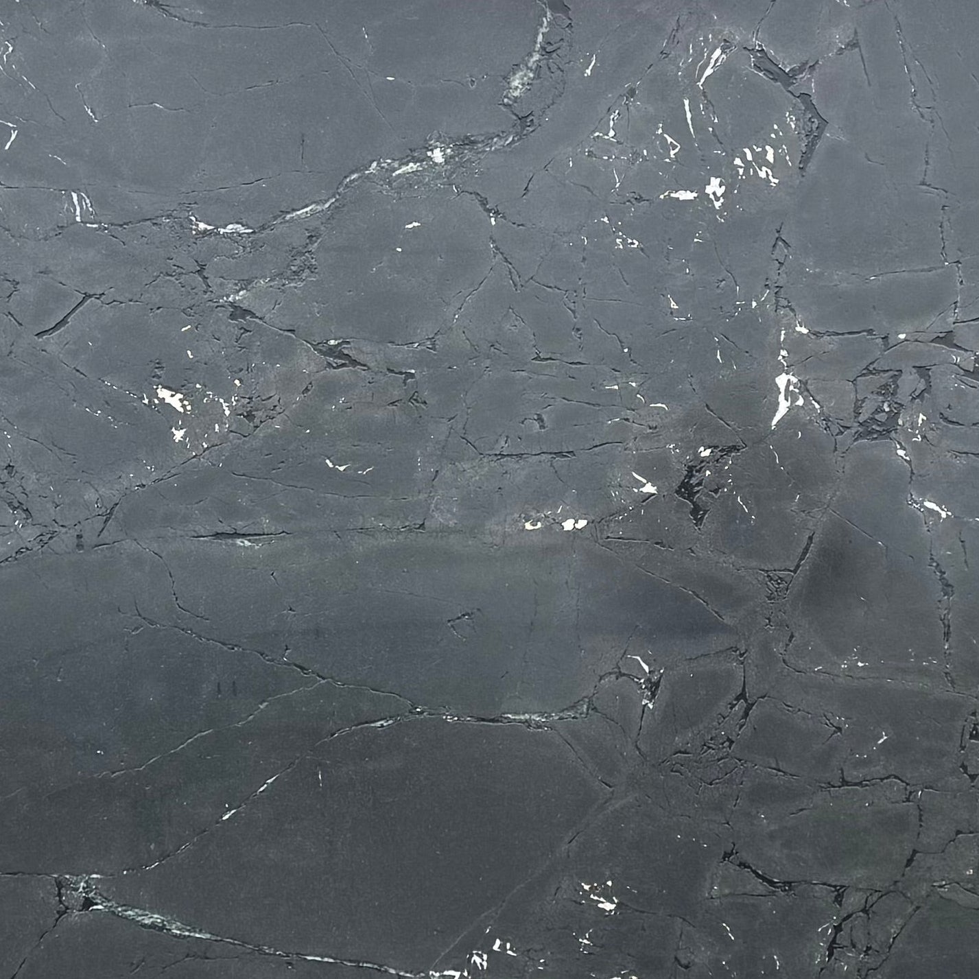 Black Diamond 2cm Quartzite 132x42 Location CC