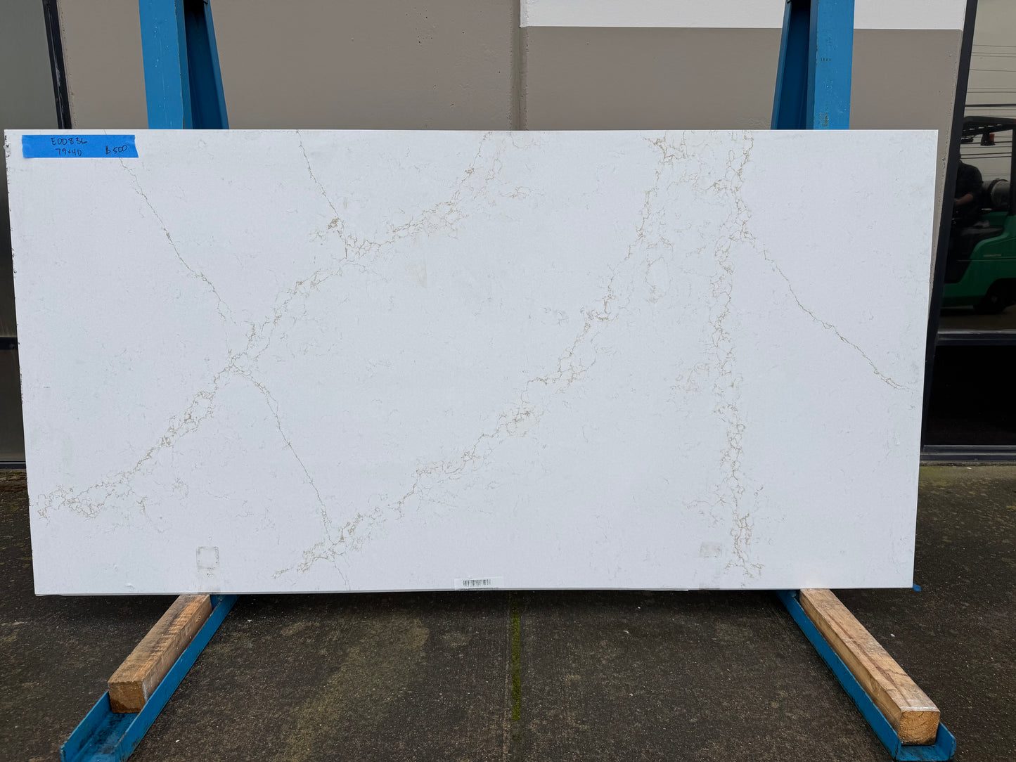 Valor Gold Honed 2cm Quartz 79x40 Location FF