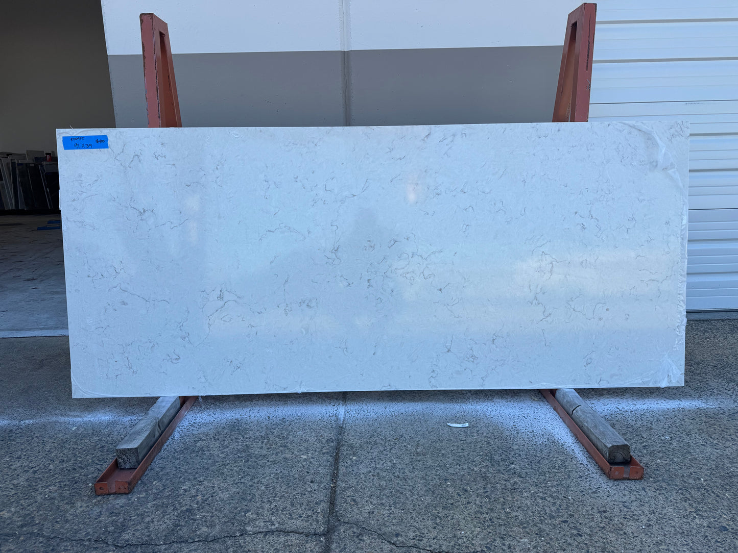 Carrara Mist 2cm Quartz 91x39 Location F